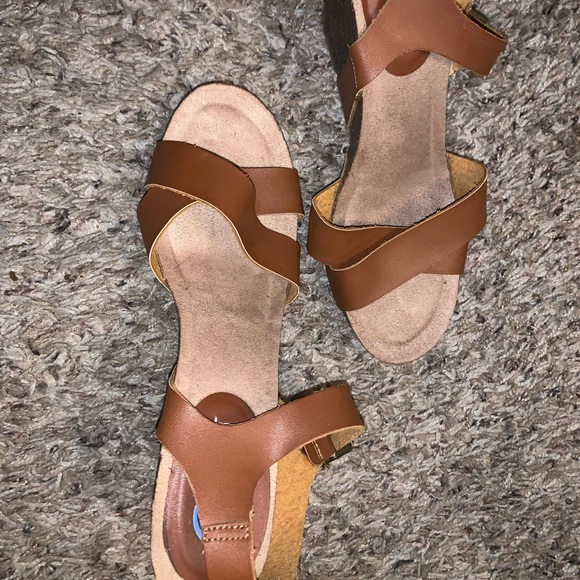 Brown Heel (Wedge) - Picture 2 of 6